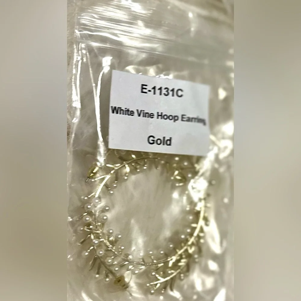 Nicola Bathie Gianna Earrings — Pearl Gold Hoops, NWT